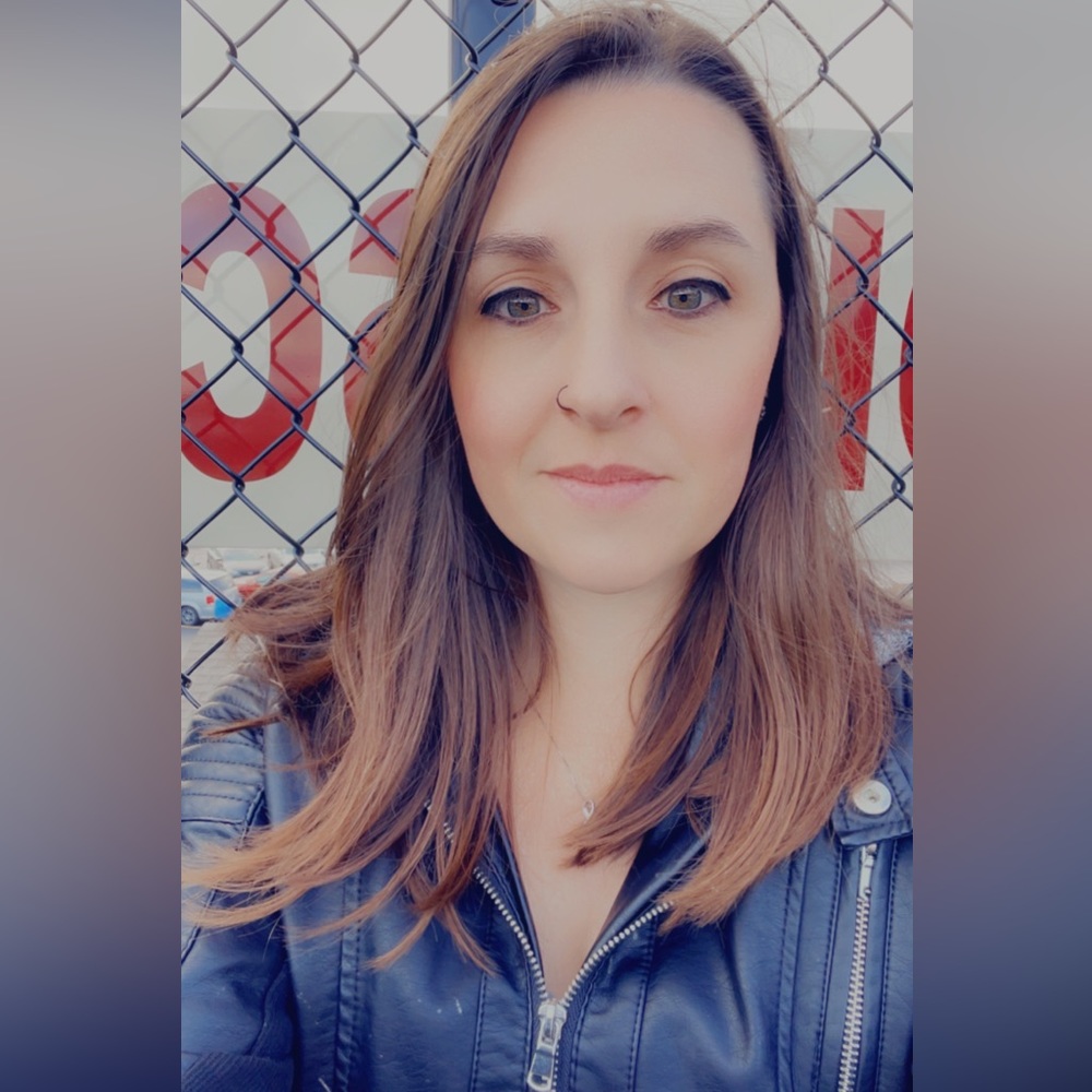 Meet your Posher, Cassandra
